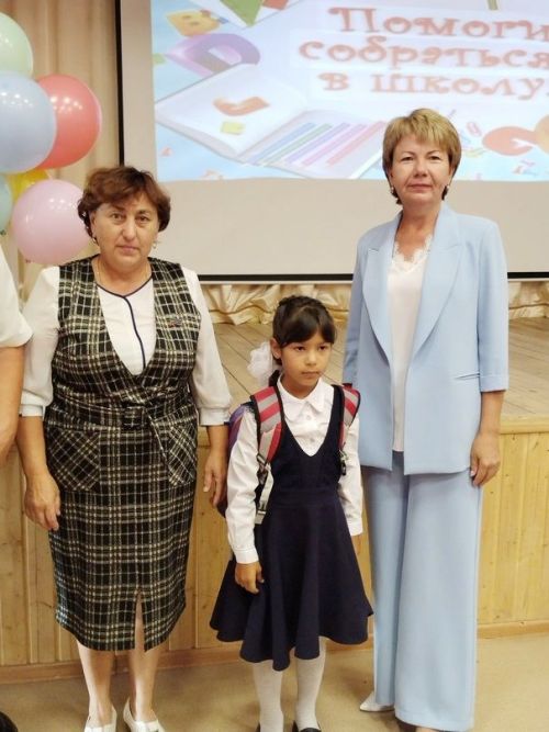 На базе Нармонской школы прошла акция «Помоги собраться в школу»