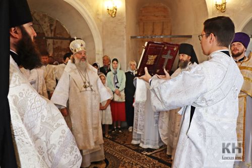 В селе Державино Лаишевского района митрополит Кирилл совершил Божественную литургию