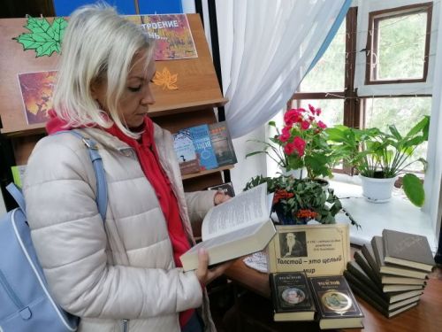 Лаеш үзәк китапханәсендә «Толстойны укыйбыз» әдәби акциясе узды.
