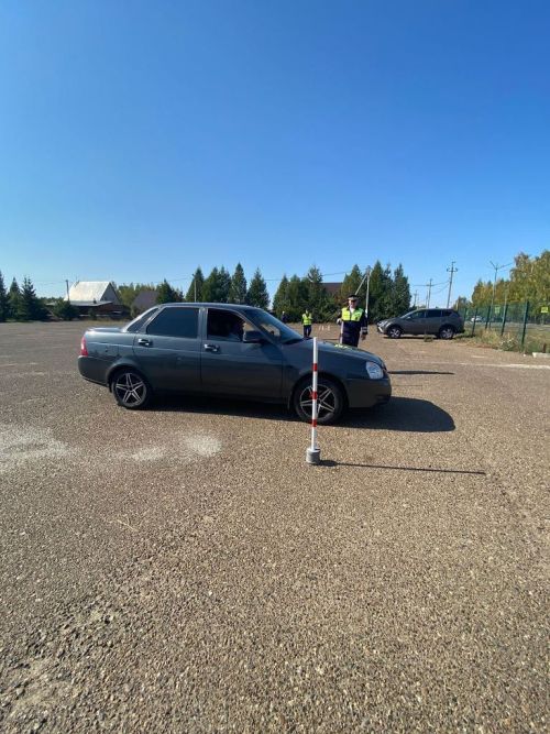 Студенты ЛТЭТ показали водительское мастерство в конкурсе «Автосессия»