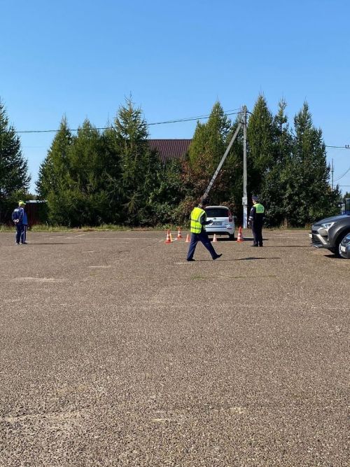 Студенты ЛТЭТ показали водительское мастерство в конкурсе «Автосессия»