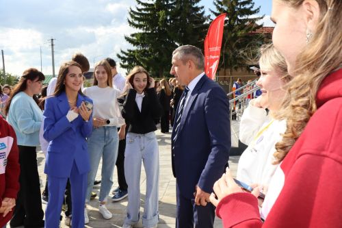 Сегодня в Молодежном центре «Белогорье» состоялось торжественное принятие в ряды «Движения первых».