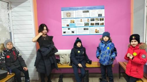 Активисты Нармонской школы агитируют за фликеры