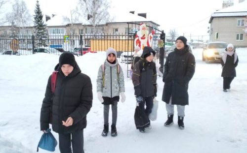 Активисты Нармонской школы агитируют за фликеры