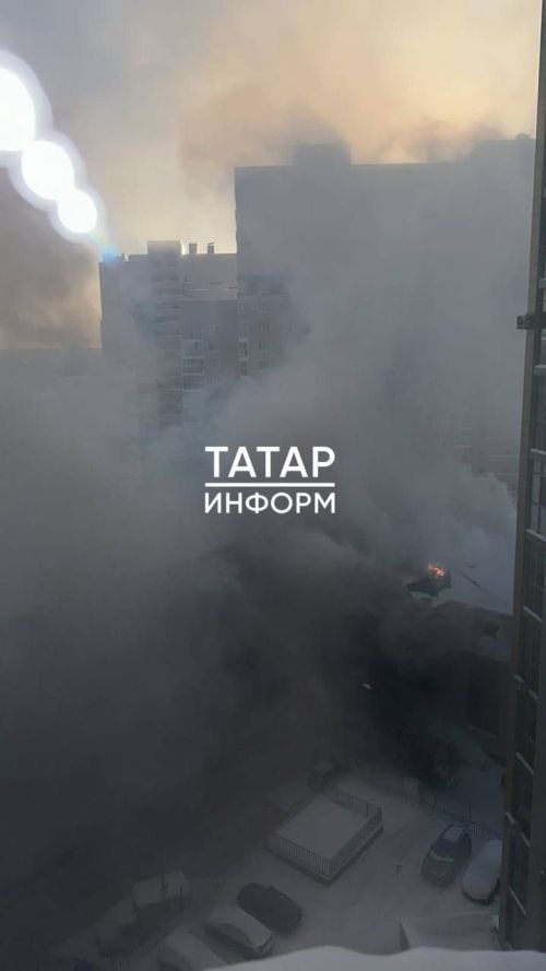 Горело без малого тысяча квадратных метров