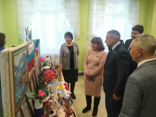 Сегодня в Тат. Янтыке проходит встреча жителей с главой сельского поселения