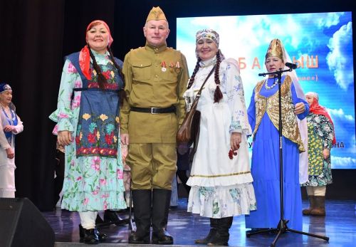 В РДК Лаишева выступили участники возрастного фестиваля «Балкыш / Сияние»