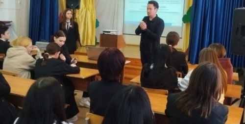 Ученики Песчано —Ковалинской школы знакомились с основами бизнеса