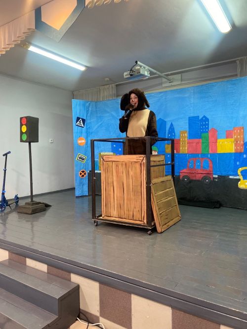В Столбищенской школе к обучению младшеклассников правилам дорожного движения подходят креативно