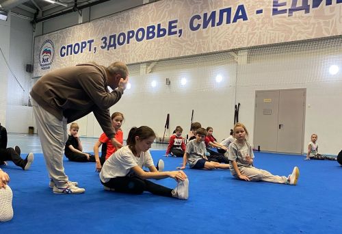 Тренировки для юных спортсменов в Лаишевском районе проводит чемпион мира по ушу