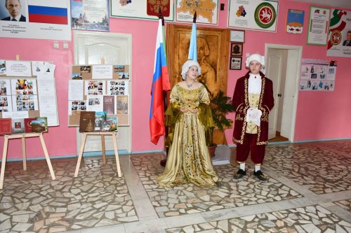 В селе Державино на территории школы посадили сиреневый сад