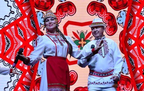 Фоторепортаж: яркие моменты благотворительного концерта в РДК г. Лаишево