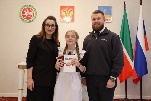 Фоторепортаж с церемонии вручения паспортов школьникам Лаишевского района