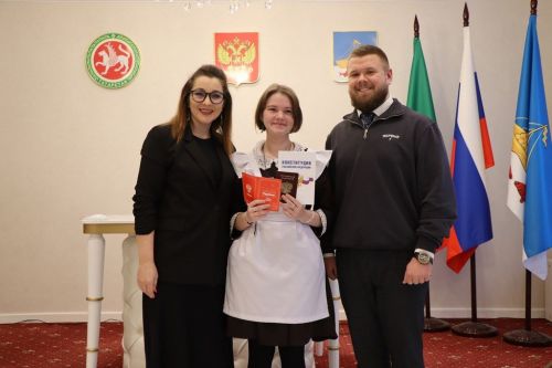 Фоторепортаж с церемонии вручения паспортов школьникам Лаишевского района