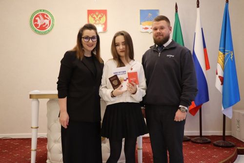 Фоторепортаж с церемонии вручения паспортов школьникам Лаишевского района