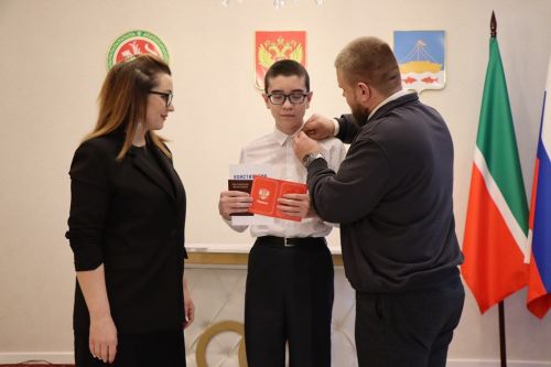Фоторепортаж с церемонии вручения паспортов школьникам Лаишевского района