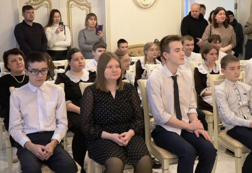 Юным гражданам Лаишевского района торжественно вручили паспорта