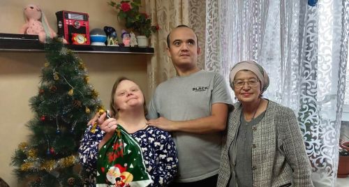 Предновогодняя поездка лаишевских волонтеров в дом престарелых и инвалидов
