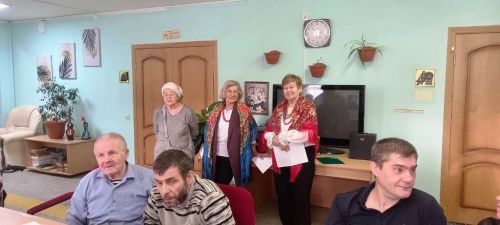Лаеш волонтерларының картлар һәм инвалидлар йортына Яңа ел алды сәфәре