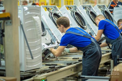 Из-за нехватки рабочих рук предприятия Татарстана повышают зарплату молодым специалистам