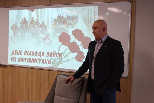 Участник Афганской войны встретился с лаишевскими школьниками и студентами
