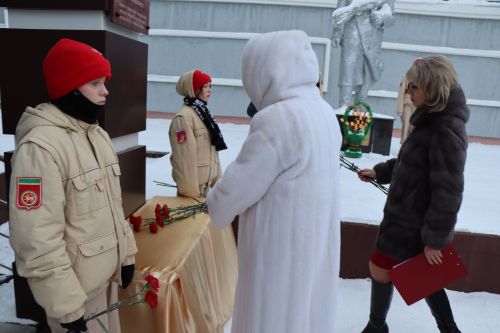 В лаишевской школе №2 открыли мемориальную доску в память о первом директоре Валентине Иванове