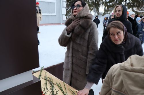 В лаишевской школе №2 открыли мемориальную доску в память о первом директоре Валентине Иванове