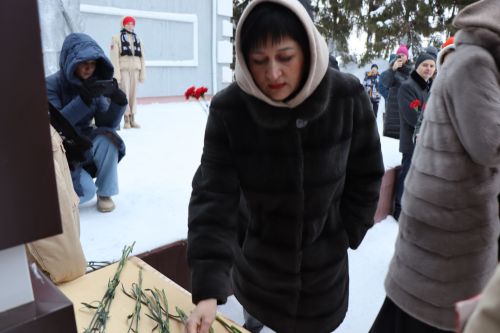 В лаишевской школе №2 открыли мемориальную доску в память о первом директоре Валентине Иванове