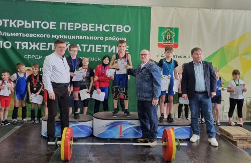 Лаишевские тяжелоатлеты покорили Альметьевск