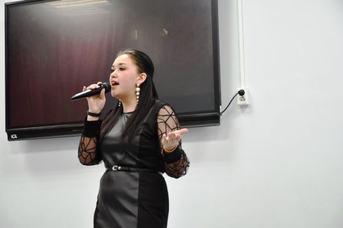 В Габишевской школе выступали взрослые и юные артисты