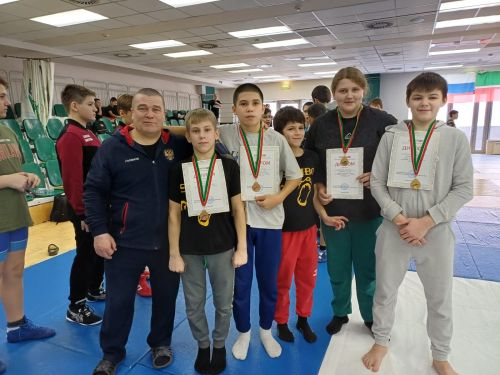 В первенстве Татарстана по сумо среди юношей и девушек 2010-2012 г.р. лаишевские спортсмены выступили достойно