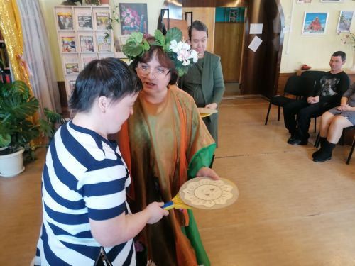 В Лаишевской библиотеке провели фольклорные посиделки «Собирайся, народ, к нам Масленица идёт!»