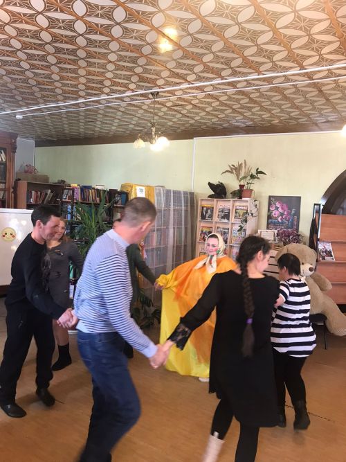 В Лаишевской библиотеке провели фольклорные посиделки «Собирайся, народ, к нам Масленица идёт!»