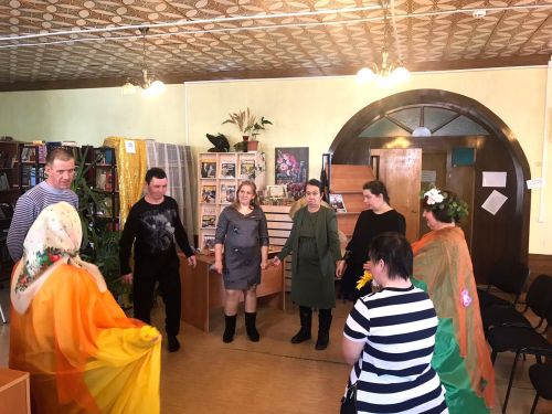 В Лаишевской библиотеке провели фольклорные посиделки «Собирайся, народ, к нам Масленица идёт!»