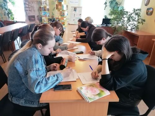 В преддверии выборов Президента РФ в библиотеке г. Лаишево состоялась Своя игра «Мы — будущие избиратели»