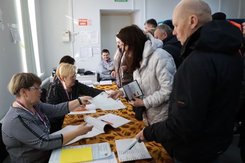 Сегодня с утра на избирательных участках в Лаишево наблюдалась особая активность