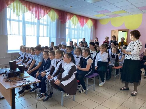 Сотрудники БДД, ПДН и поисково-спасательного отряда «ЛизаАлерт» встретились со школьниками