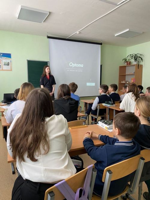 Сотрудники БДД, ПДН и поисково-спасательного отряда «ЛизаАлерт» встретились со школьниками