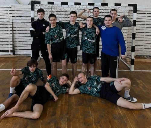 Лаишевские гандболисты разгромили соперников из Казани