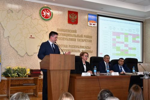 На медсовете наградили работников здравоохранения Лаишевского района