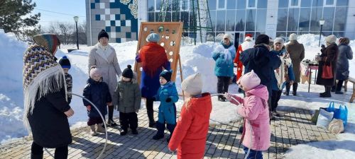 Жители села Атабаево сегодня праздновали Карга боткасы