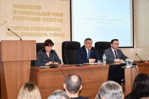 Семьям бойцов СВО из Лаишевского района вручили ордена Мужества