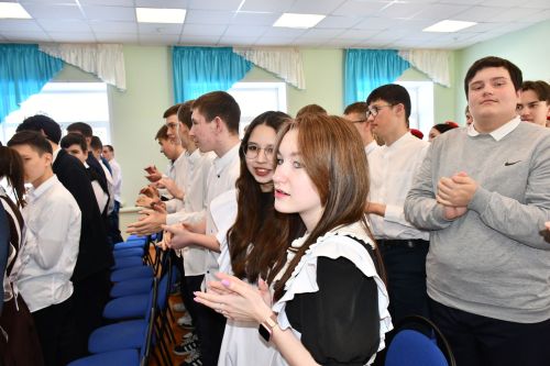 Лаишевскую гимназию №1 посетил Герой России, участник СВО Расим Баксиков