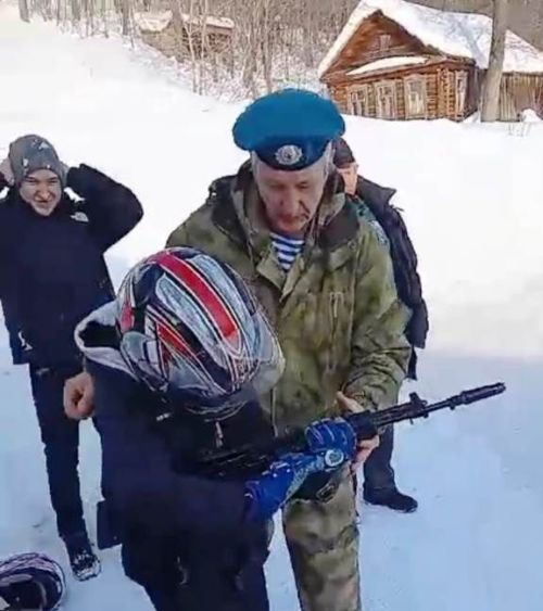 В военно-патриотическом клубе «Юный десантник» имени П.К.Клетнёва растят патриотов