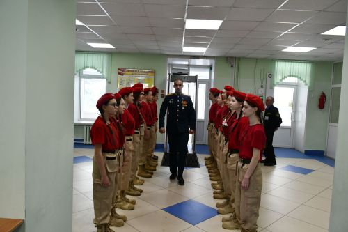 Лаишевскую гимназию №1 посетил Герой России, участник СВО Расим Баксиков