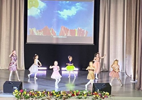 В Лаишевском районе дамам подарили «Букет прекрасных поздравлений»