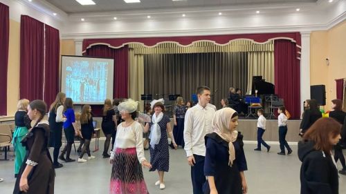 Великолепный бал прошел под сводами ДШИ