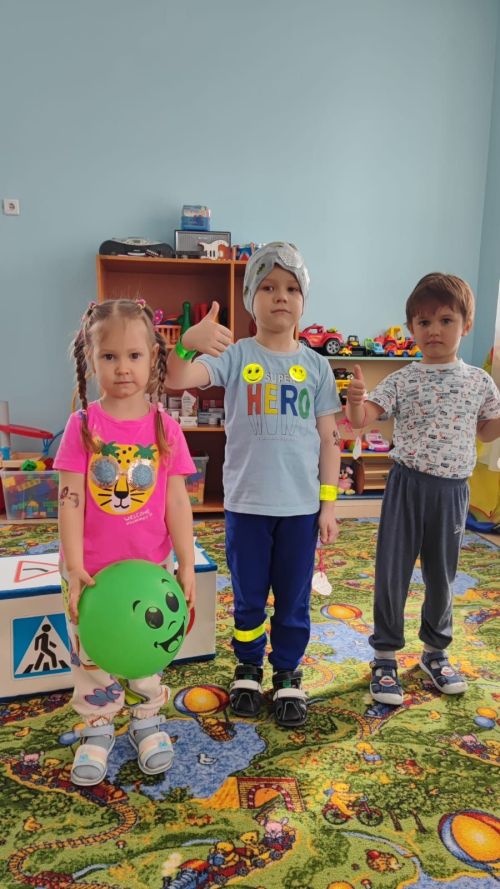 Танцы и мастер-класс: малыши осваивали правила дорожного движения