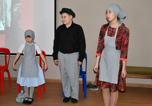 В музее г. Лаишево школьники показали постановку о детях войны Лаишевского района.