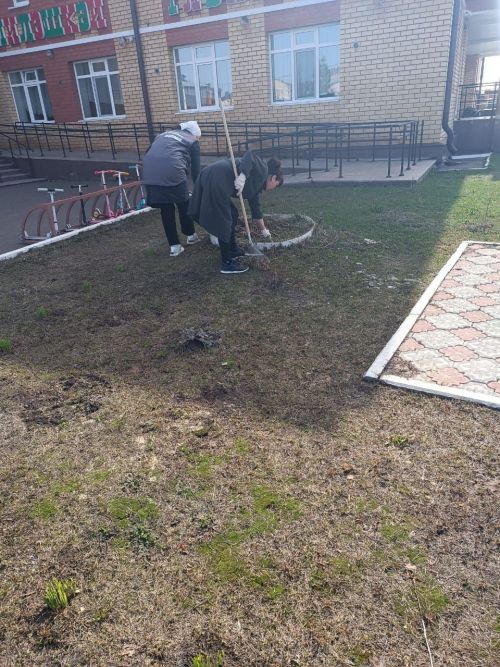 Моем, чистим, убираем: лаишевцы вышли на субботник